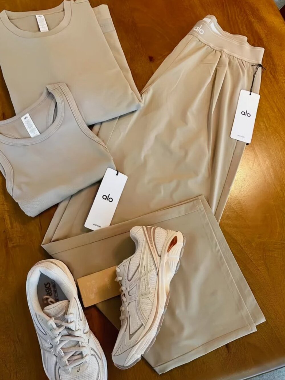 Loose pants🔥Alo Yoga Suit Up Trouser Gravel Color💡30-inch Inner Seam Length - Picture 12 of 14